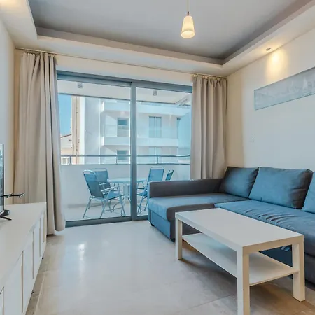 Sea Breeze Apartment