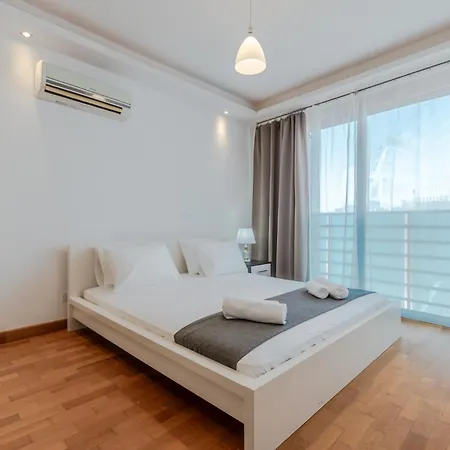 Apartment Sea Breeze *