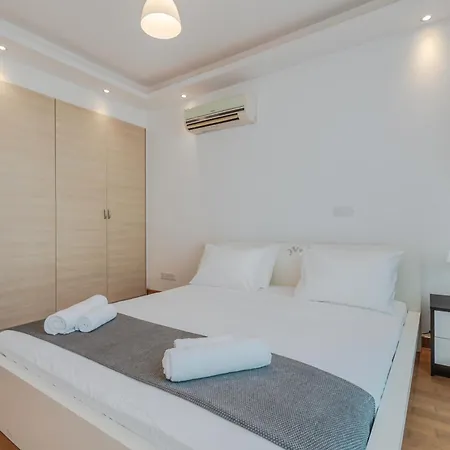 Apartment Sea Breeze *