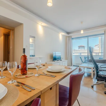 Apartment Sea Breeze *