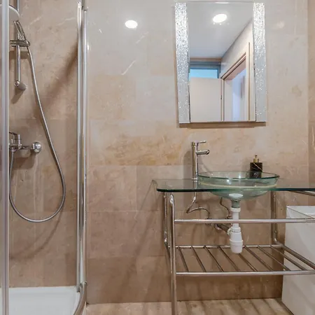 Sea Breeze Apartment